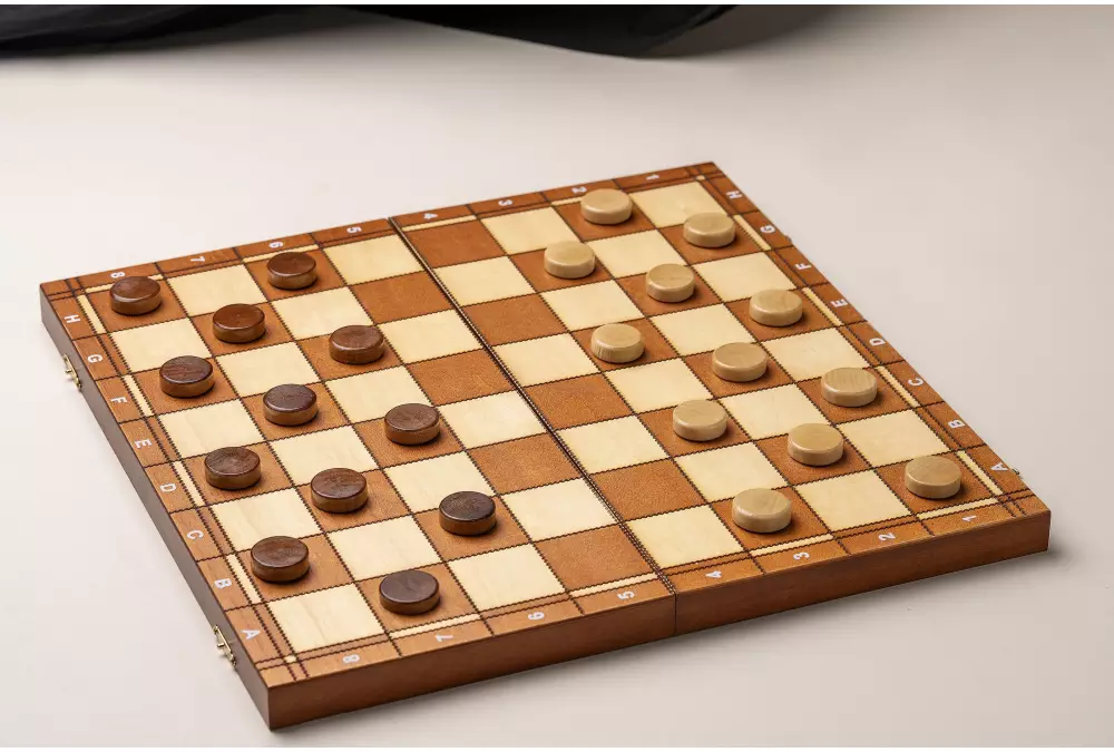 Turniejowe nr 4 SZACHY+WARCABY+ BACKGAMMON